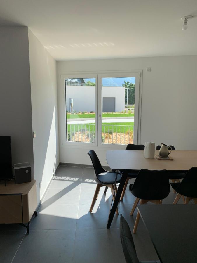 O Pure Apartment Annecy Bagian luar foto