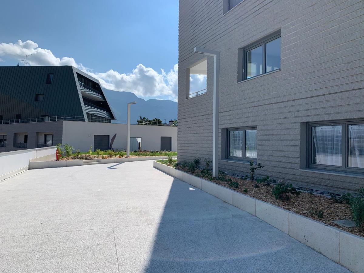 O Pure Apartment Annecy Bagian luar foto